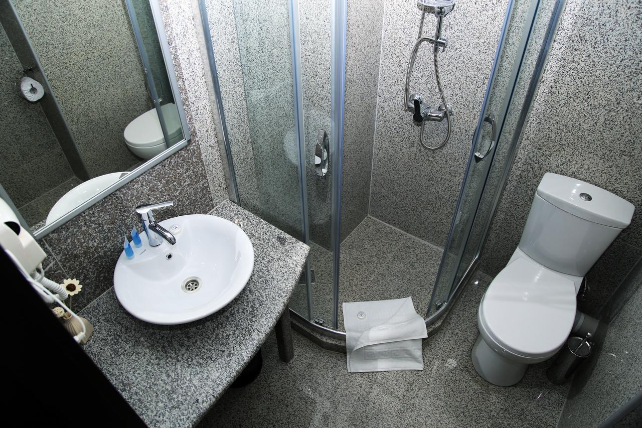 Iveria Hotel Khashuri Ngoại thất bức ảnh