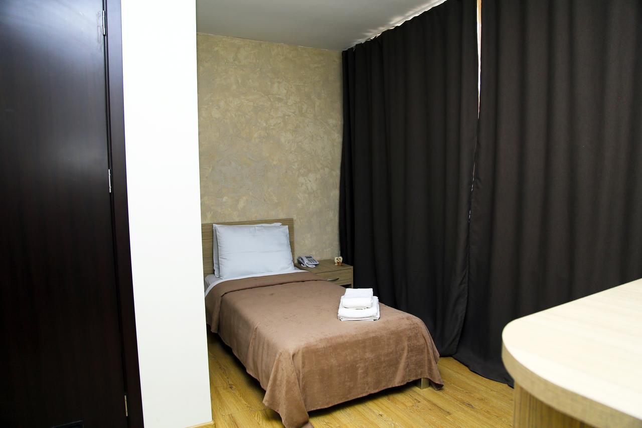 Iveria Hotel Khashuri Ngoại thất bức ảnh